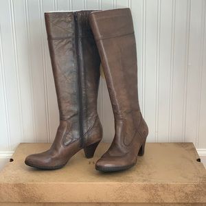 Born Crown Mallory heeled boots 7